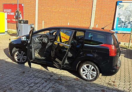 Peugeot 5008 HDI FAP 110 Family