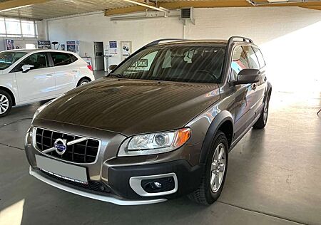 Volvo XC 70 XC70 2.4 D5 Momentum AWD | Sehr gepflegt!