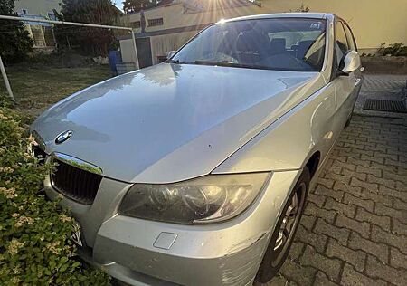 BMW 320i 320