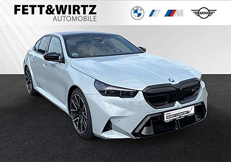 BMW M5 Limousine MDriver'sPack.|Pano|AHK|B&W|DA-Prof.