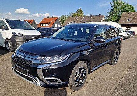 Mitsubishi Outlander PHEV Plus 4WD