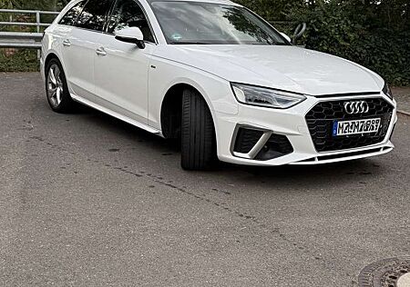 Audi A4 35 TDI S line