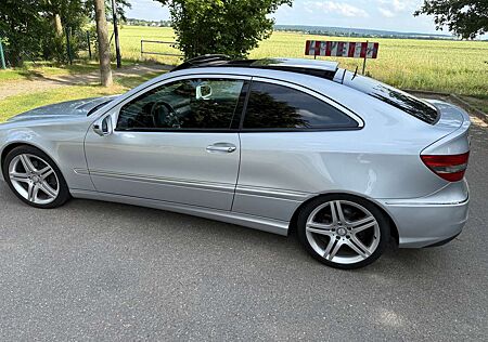 Mercedes-Benz CLC 200 Kompressor Automatik – TÜV neu | Standheizung | Panorama | 2. Hand | Gepflegter Zustand | Winterreifen | Bi-Xenon