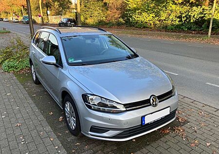 VW Golf Variant Volkswagen 1.6 TDI SCR Trendline