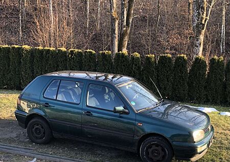 VW Golf Volkswagen 1.6 Joker, 2 neue Reifen, TÜV, Schiebedach