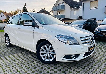 Mercedes-Benz B 180 Navi Scheckheft bei Benz PDC Sitzheizung