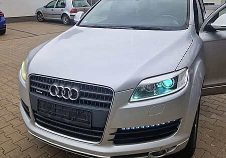 Audi Q7 3.0 TDI DPF quattro tiptronic