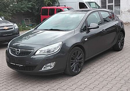 Opel Astra J Lim. 5-trg. Edition Automatikgetriebe