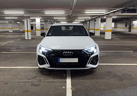 Audi RS3 A3 TFSI Sportback quattro S tronic