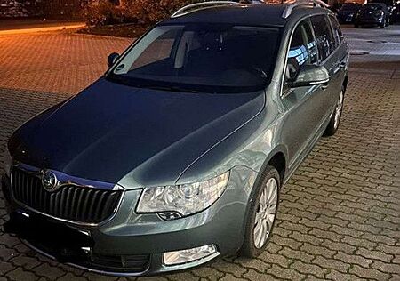 Skoda Superb 2.0 TDI 125kW 4x4 Combi 1.HD+PDC+TÜV-NEU