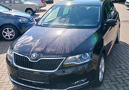 Skoda Rapid /Spaceback Spaceback 1.0 TSI Style, Navi, Panodach