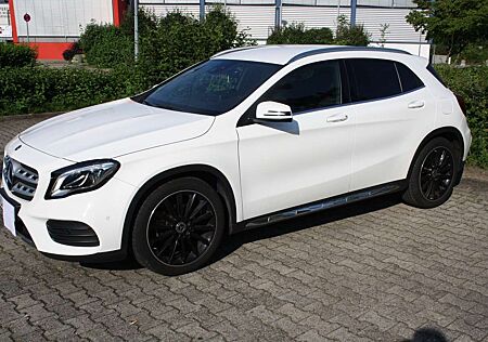 Mercedes-Benz GLA 180 7G-DCT AMG Line