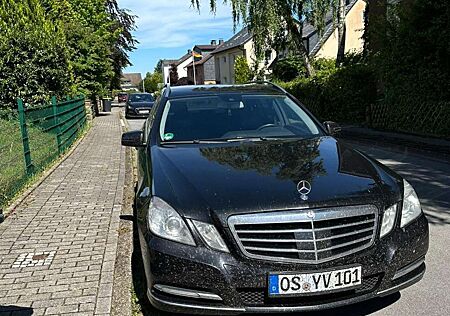 Mercedes-Benz E 220 CDI DPF BlueEFFICIENCY Automatik