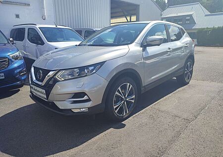 Nissan Qashqai 1.3 DIG-T Klimaaut/AHK/Navi+Cam 360°