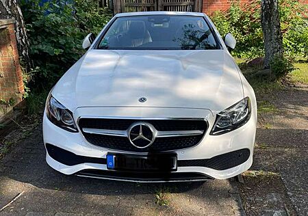 Mercedes-Benz E 220 d ABSTANDSTEMPOMAT COMMAND, SITZKLIMA