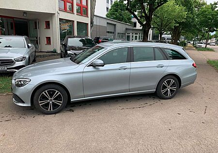 Mercedes-Benz E 220 T d*Avantgarde*MBUX*Kamera*