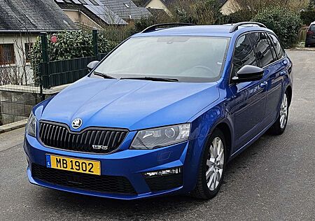 Skoda Octavia Combi 2.0 TSI DSG RS *8-fach bereift*