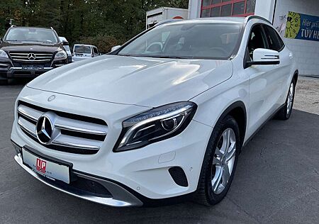 Mercedes-Benz GLA 250 Xenon Navi Kamera PDC