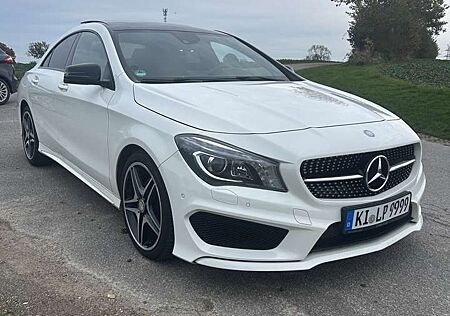 Mercedes-Benz CLA 200 AMG-Line / Night Paket / Pano / Alcantara