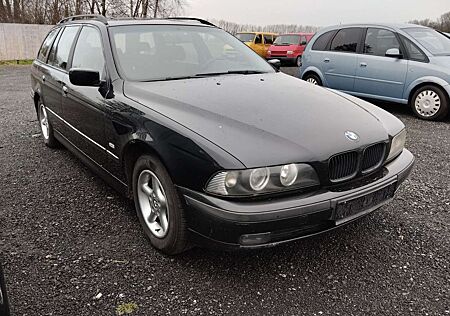 BMW 523 i Touring TÜV-AU 06-2025