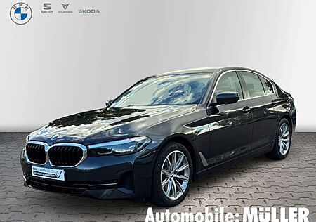 BMW 520 i Limousine Park-Assistent Navi Leder Digitales Co