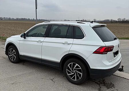 VW Tiguan Volkswagen 2.0 TDI SCR (BlueMotion Sound AHK NAVI