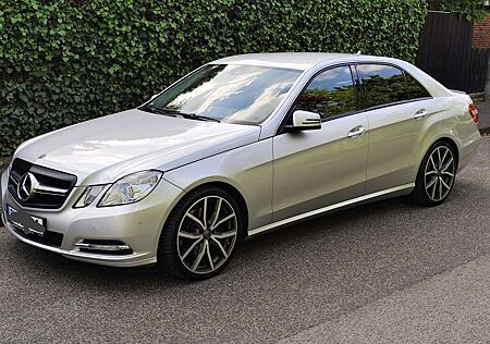 Mercedes-Benz E 300 BlueEFFICIENCY 7G-TRONIC