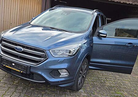 Ford Kuga 1.5 EcoBoost 2x4 ST-Line