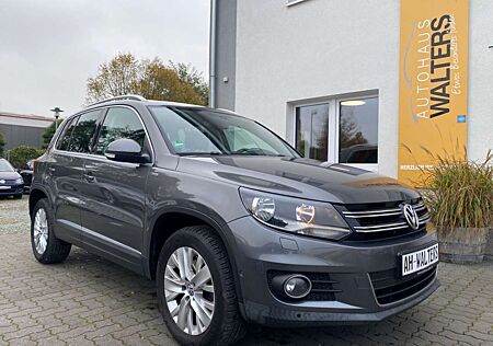 VW Tiguan Volkswagen Life 4Motion = Autom - Schiebedach - Ahk