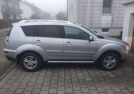 Mitsubishi Outlander 2.2 DI-D 4WD TC-SST Intense