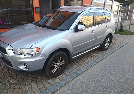 Mitsubishi Outlander 2.2 DI-D 4WD TC-SST Intense