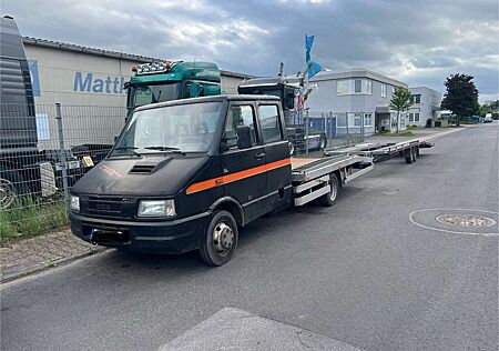 IVECO Daily 35-2,8L Doppelkabine,AbschleppwagenAutotransporter