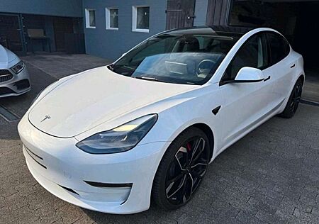 Tesla Model 3 Allradantrieb Dual Motor Performance