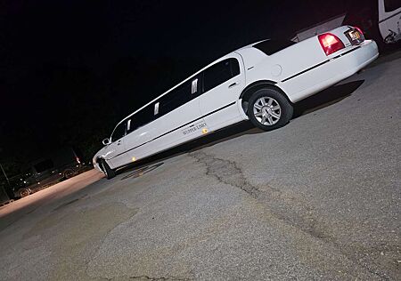 Lincoln Town Car stretchlimousine