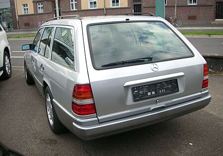 Mercedes-Benz E 200 T Automatik *SD *Klima *1.Halter