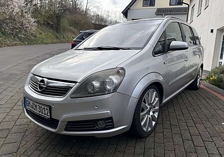 Opel Zafira Sport AHK - Recaro – 18 Zoll – 7-Sitzer
