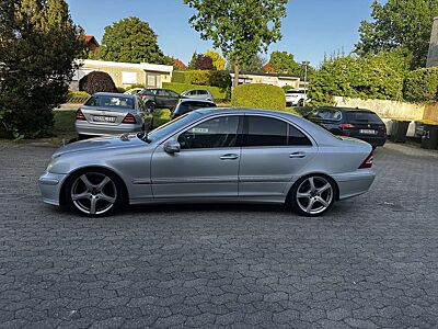 Mercedes-Benz C 180 Facelift OHNE ROST - Motor & Getriebe TOP