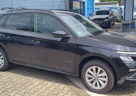 Skoda Kamiq 1.5 DSG Selection-Klimaaut-Navi-Kamera-Assistenz