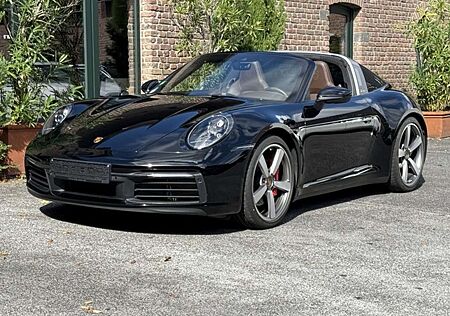 Porsche 992 911 Targa 4S SPORTABGAS-CHRONO*21 EXCLUSIVE*BURMES