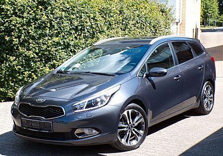 Kia XCeed Ceed SW / cee'd SW Spirit/Teilleder/Navi/Kamera