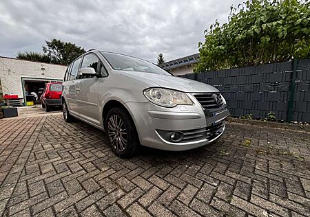 VW Touran Volkswagen 1.9 TDI DPF Highline