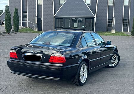 BMW 735i 735 V8 M-18 Zoll / Kein Rost / 3.Hand / S.Heft /