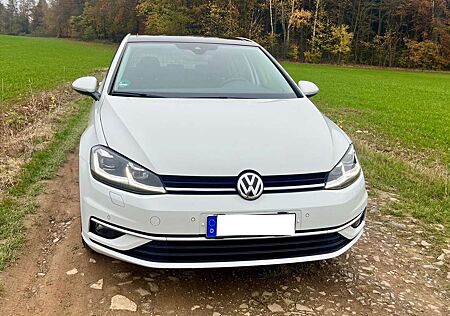 VW Golf Volkswagen VII 1.6 TDI ++ DSG, Navi, AHK, Stdhzg, Pano