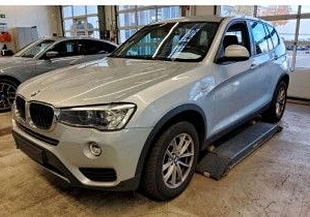 BMW X3 sD18d/Aut/NaviBusiness/Panorama/Xenon/PDC