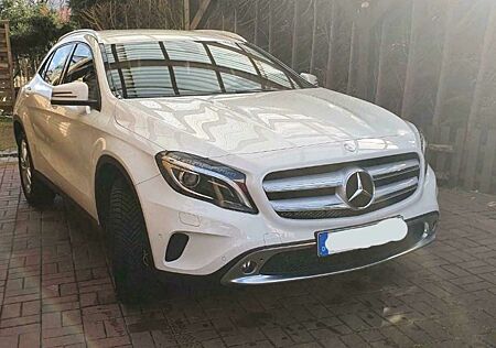 Mercedes-Benz GLA 200 7G-DCT Urban