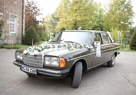 Mercedes-Benz 200 D