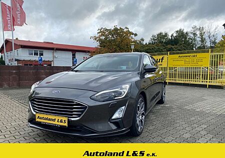 Ford Focus Titanium 1.0,LED,SH,PDC,Kamera,Scheckheft,Navi,2.H
