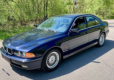BMW 523i 523