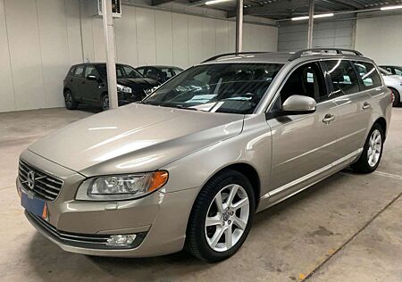 Volvo V70 D5 Kombi Momentum Allrad AWD