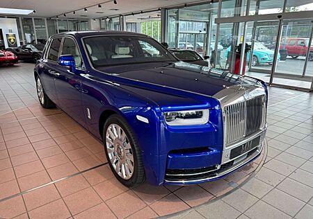 Rolls-Royce Phantom Starlight/Fond-Entertainment/Fridge